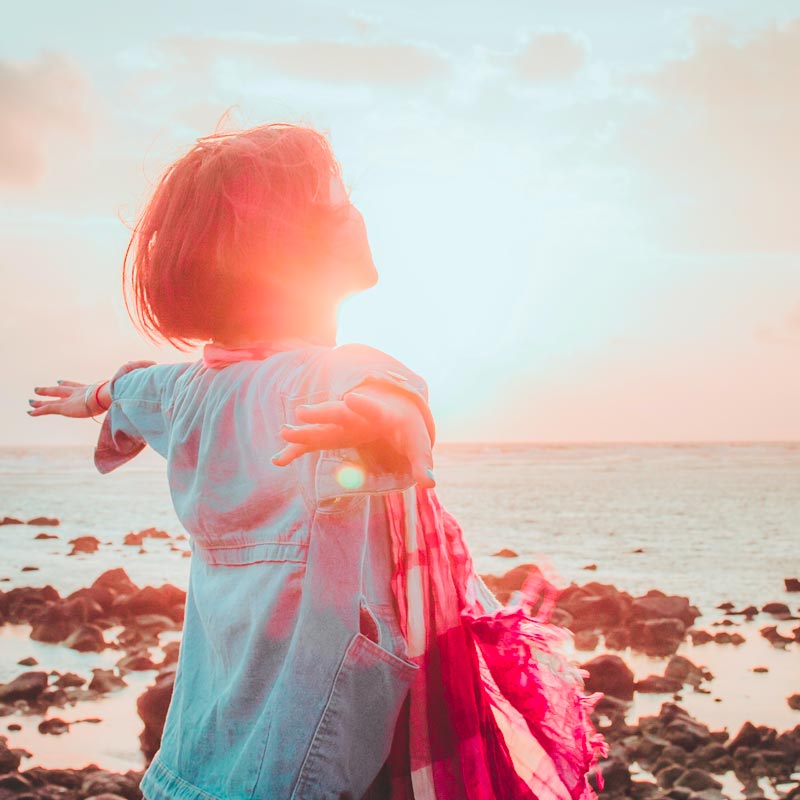 Personne, heureuse à la plage